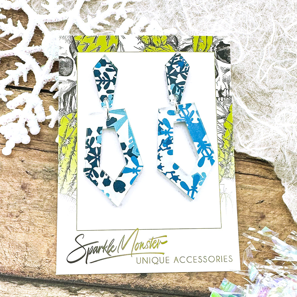 Everyday Art Deco earrings, white with blue snowflakes