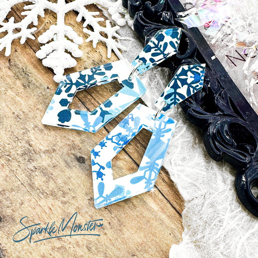 Everyday Art Deco earrings, white with blue snowflakes