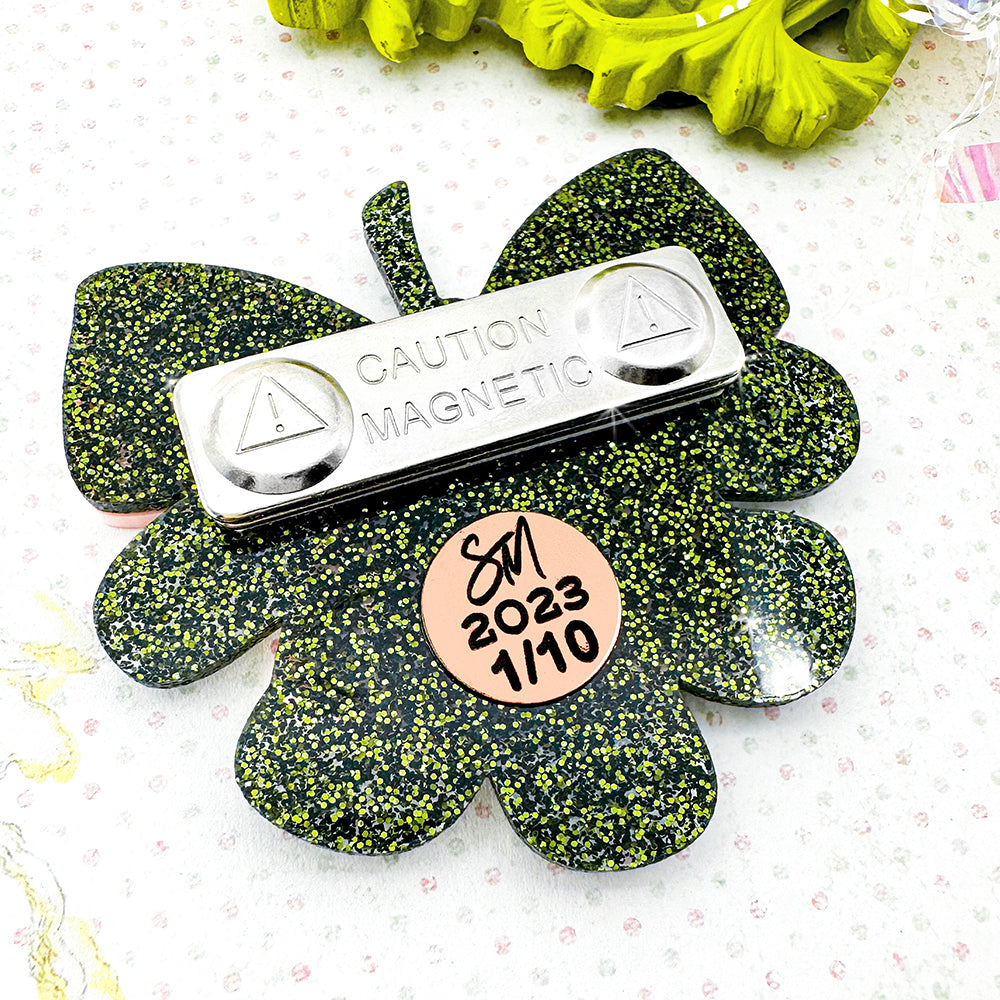 Catch Me Under the Mistletoe, magnetic brooch