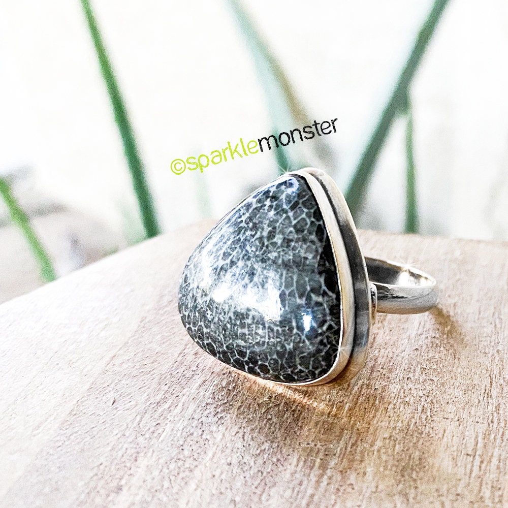 Bermuda Triangle, Stingray Coral, USA seller, SIZE 6, sterling silver ring, 925, genuine stone, handmade ring, triangle ring, boho, gray