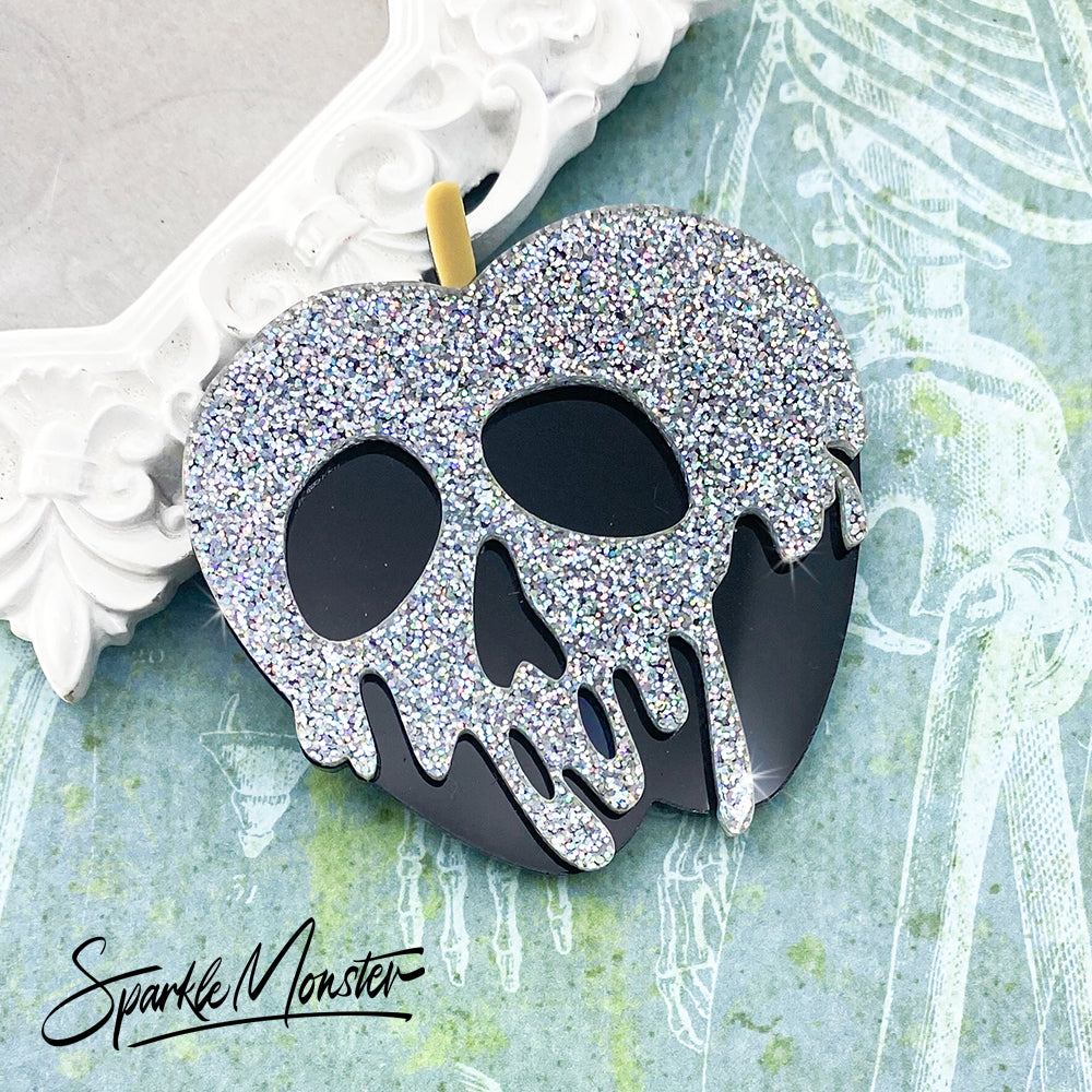 Black Poison Apple magnetic brooch, laser cut acrylic, nostalgic, holo –  Sparkle Monster